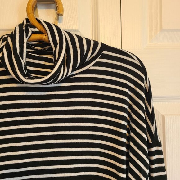 Turtle neck long sleeved top - Picture 2 of 5